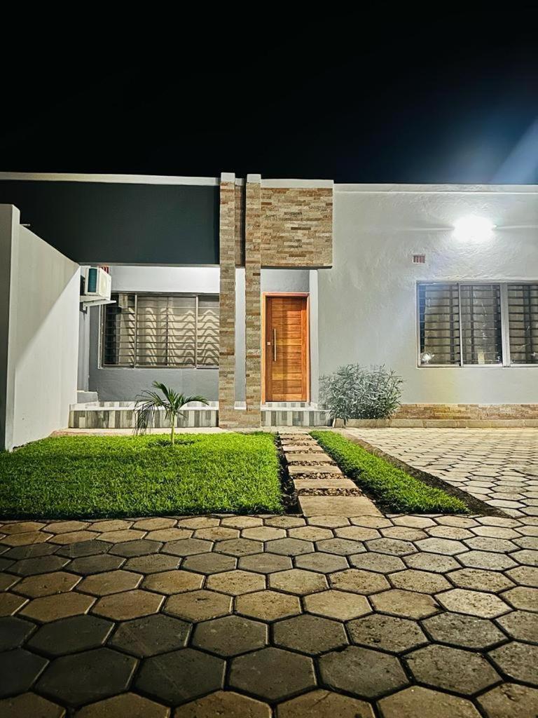 Luxhome Lusaka Exterior photo